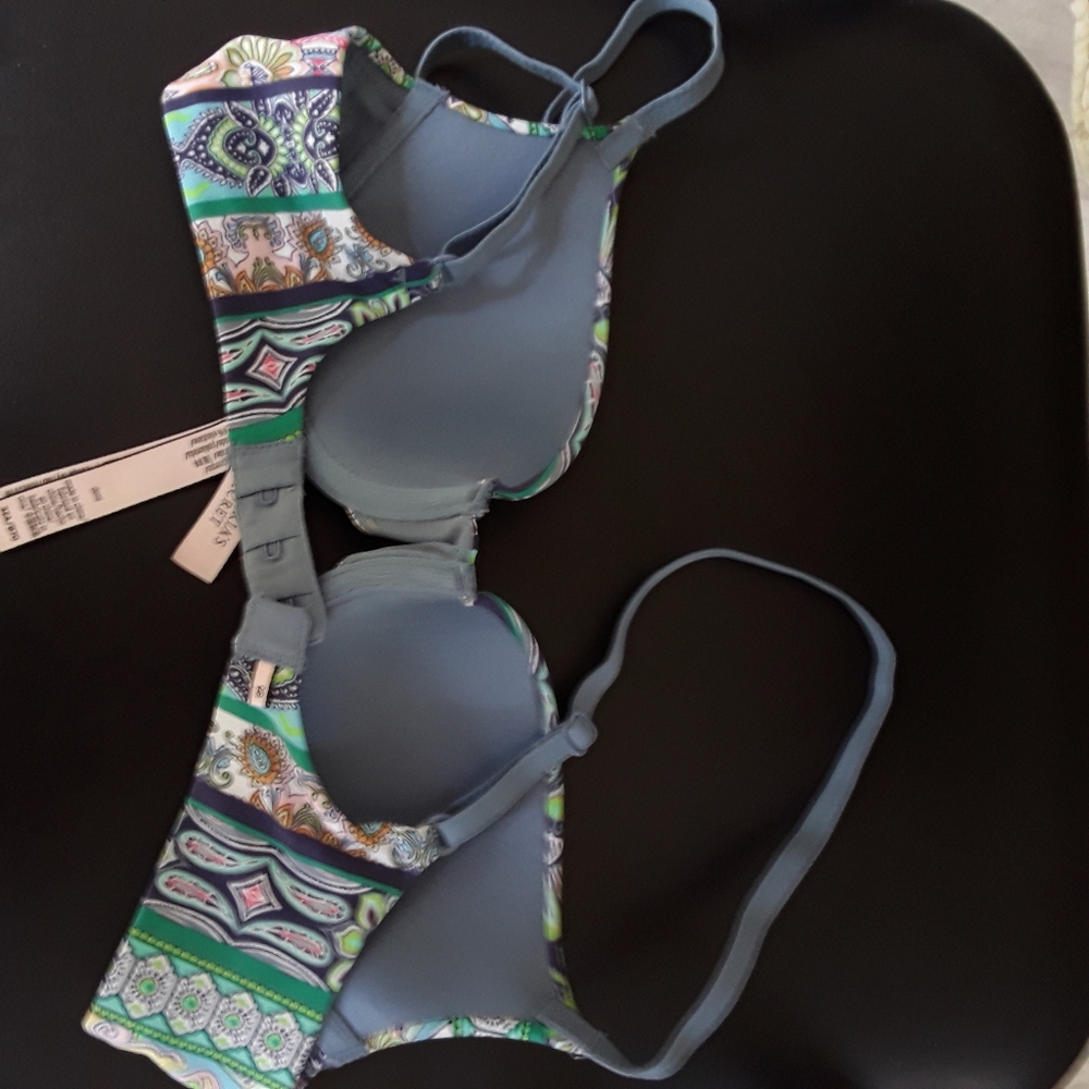 Victoria's Secret 32A Demi Cup Bra - Picture 3 of 7